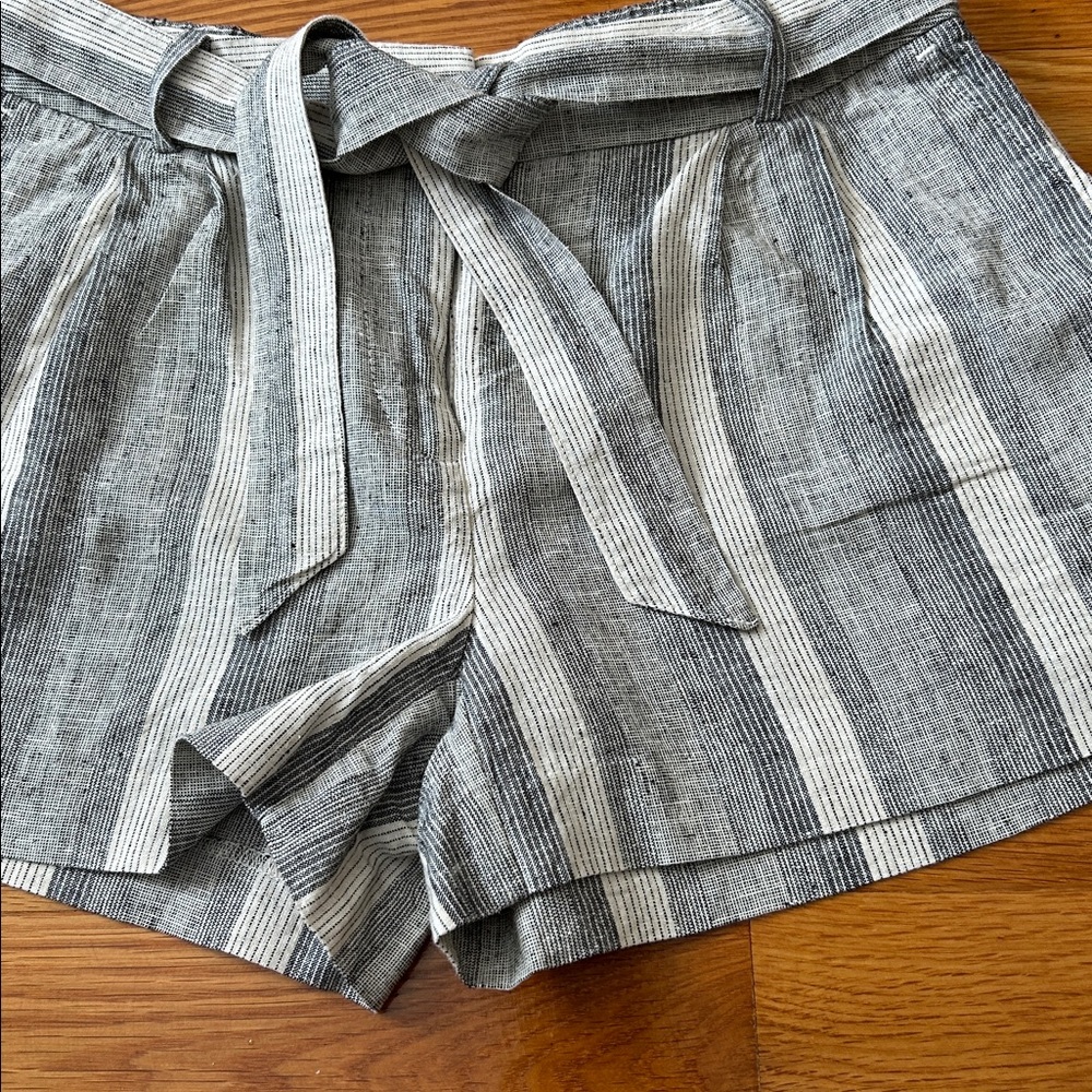 LOFT Striped Tie Belt Shorts - Gray & White - Picture 2 of 6